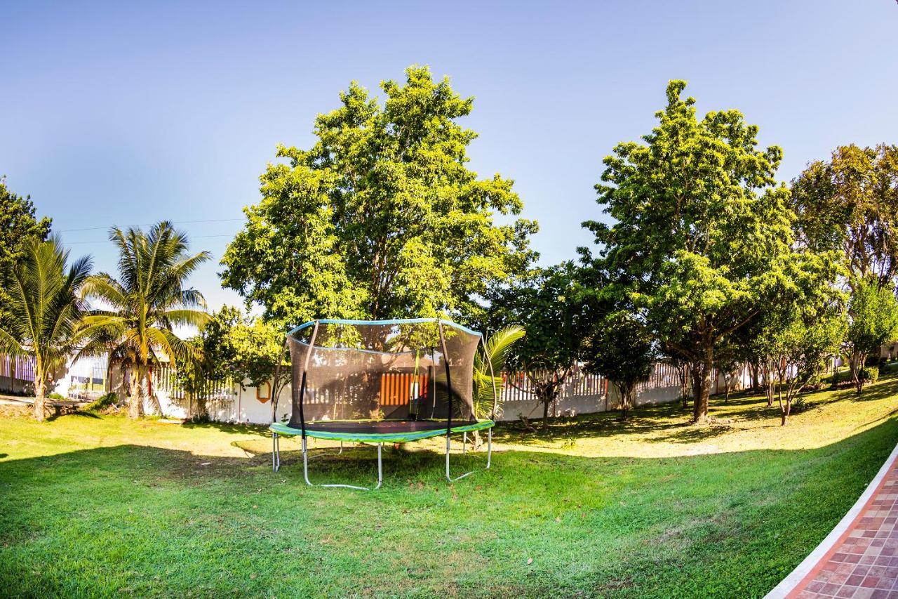 Capital O Oxtankah,Chetumal Bay Hotel Calderitas Exterior photo