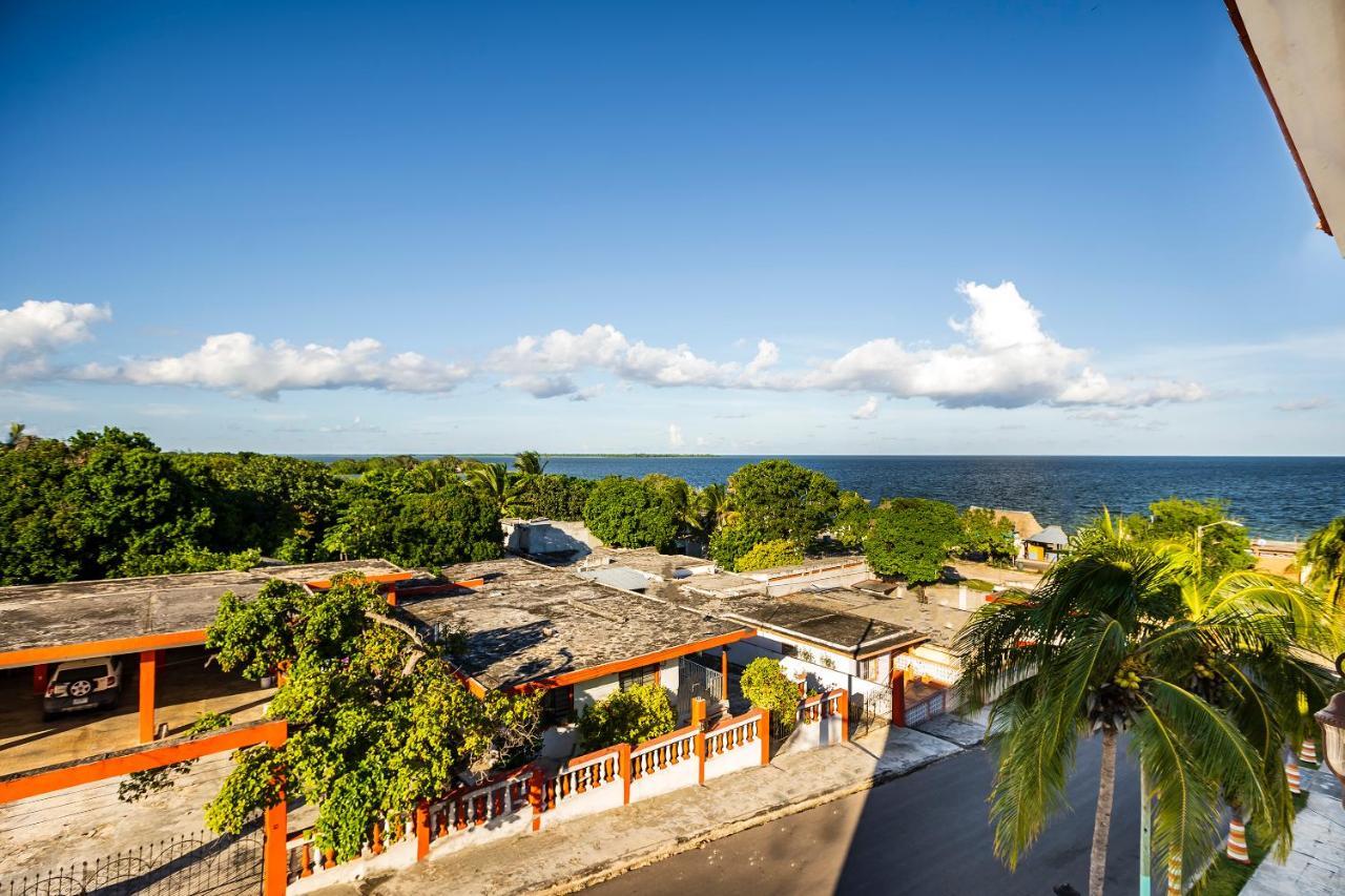 Capital O Oxtankah,Chetumal Bay Hotel Calderitas Exterior photo